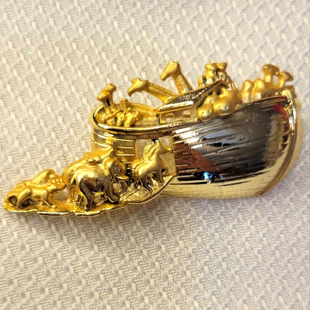 Brooch